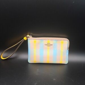 Coach Wristlet Bright Maize Plaid Corner Zip